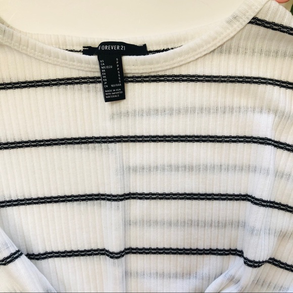 {Hollister} BACK TO SCHOOL Distressed black jeans (free top) - Picture 5 of 8